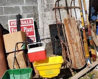 2 person sled with metal foot rests, 6' prop, decor oars, lots more!