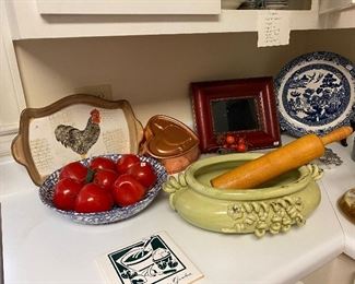 Green bowl sold
Blue & white plate sold