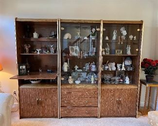 Very nice 3 cabinets