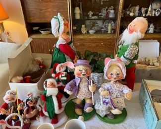 Annalee dolls many holidays