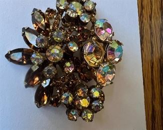 Vintage broach 