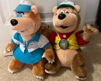 Rare Disney thousand trails buddy bear and girl set 1960,s