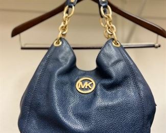 (1) Michael Kors Fulton Chain Tote