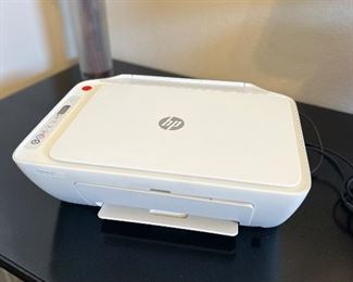 (1) HP Deskjet 2300 All-in-One Printer - White