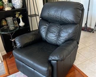 (1) Dark Blue Leather Recliner Chair