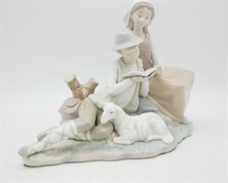 Lladro "Children Reading" #4929 Glossy Porcelain Figurine
