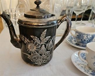 Metal coffee/tea pot