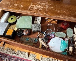 Lots of stuff in the drawers....