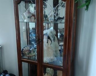 China cabinet, display case