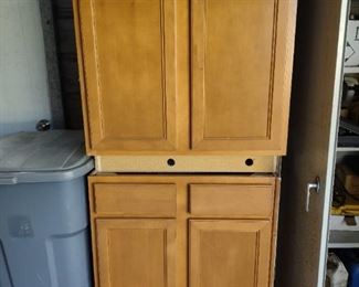 Cabinets / kitchen