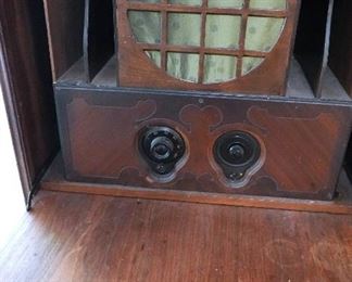 Atwater Kent Radio Model 40 in Console