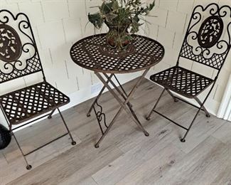 Bistro Table w/2 Chairs