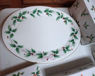 Mikasa Holly Ribbon Dinner Set 54 pcs