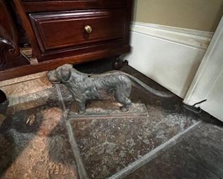 CAST IRON DOG NUT CRACKER