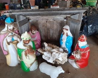 Blow Mold Nativity  Very rare sheep and wise guys