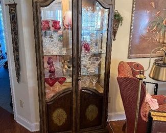 Beautiful display cabinet 