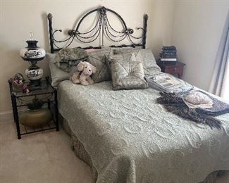 Queen iron bed