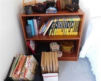 DSCN0747 Books For Dummies Crafts Purses