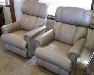 Two matching recliners