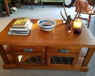 Beautiful oak lift top coffee table