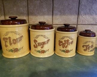 Set of kitchen canisters