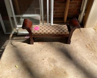 Small prayer bench with needlepoint