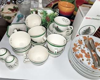 Spode Christmas tea cups and saucers, shakers and star vase