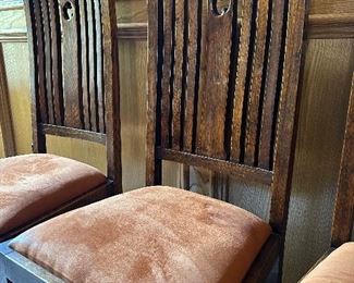 Set of 4 Mission Style Oak Dining Chairs, CLOSE UP DETAIL