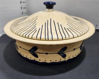 Jim Shore 2 pc casserole dish like new