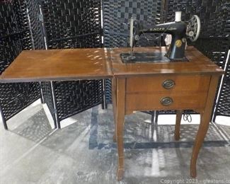 Vintage Atlas Knee Pedal Sewing Machine from Singer Manufacturing Co