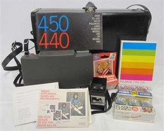 VINTAGE POLAROID 440 AUTOMATIC LAND CAMERA WITH CASE