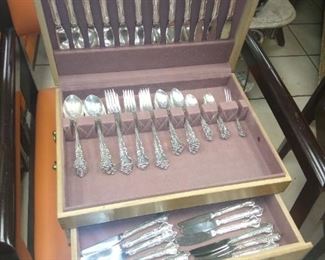 Reed & Barton Sterling Silver 'Savanah' service for 12 (73 peices).
