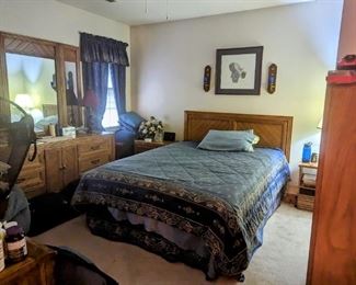 Queen Broyhill bedroom suite