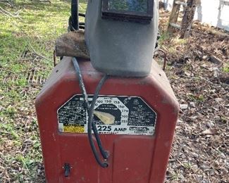LINCOLN ELECTRIC  Arc Welder 225 amps