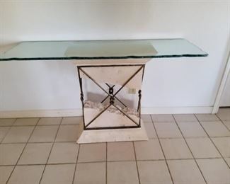 This is a four piece matching set