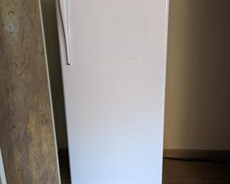 Danby Refrigerator Model D9600WY