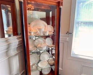 Ethan Allen Georgian Style Curio Display Cabinet $995