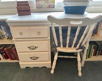 VINTAGE WHITE DESK AND CHAIR
