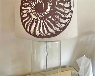 GLASS SHELL LAMP