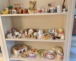 HOME DECOR SALT PEPPER SHAKERS