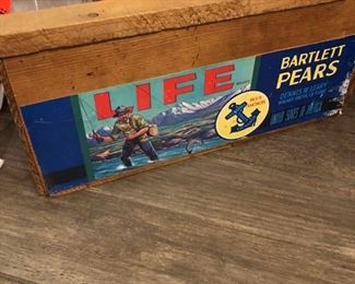 VINTAGE WOOD CRATE