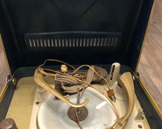 VINTAGE MOTOROLA RECORD PLAYER