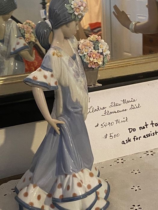 #71 Lladro Flor Maria Flamenco Girl $400.00