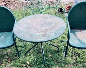 Vintage Metal Lawn Patio Chairs and Table.