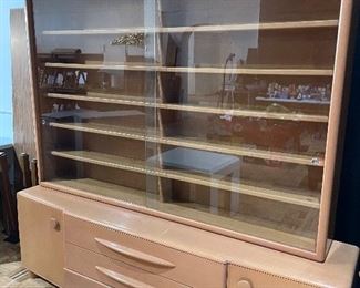 Heywood Wakefield china cabinet with sliding glass doors (Champagne finish)