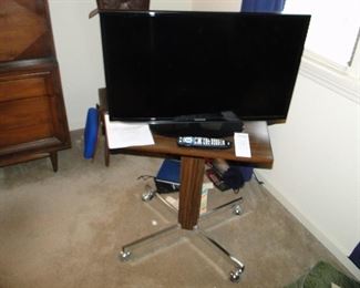 Samsung TV not smart, TV or Typewriter stand