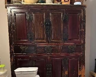 Antique Chinese Qing Dynasty Accordion Doors Cabinet with drawers