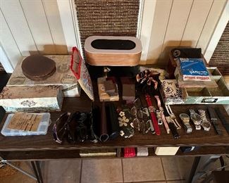 Jewelry, jewelry boxes, bluetooth speaker lamp, watches, glasses