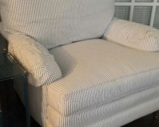 Comfy linen upholstered lounger