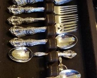 Oneida flatware, large set